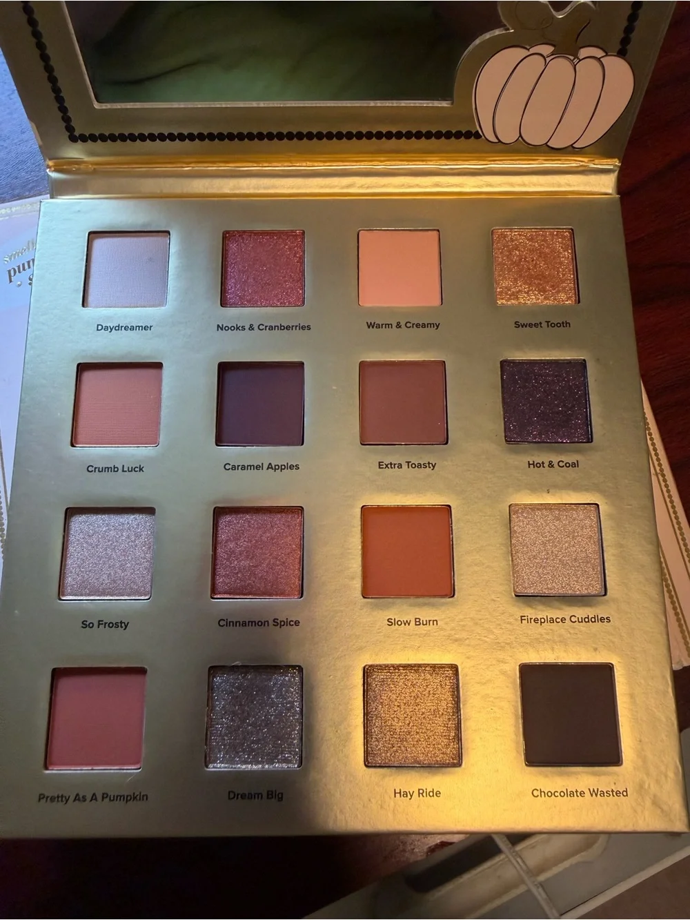 TOO FACED PUMPKIN SPICE EYESHADOW PALLET